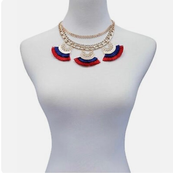 NWT GUESS GOLD TONE RED & BLUE FRINGE NECKLACE - Picture 2 of 6